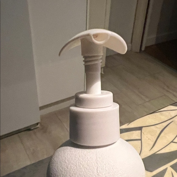 Cecred 8oz Hydrating Shampoo and Conditioner - Picture 2 of 4